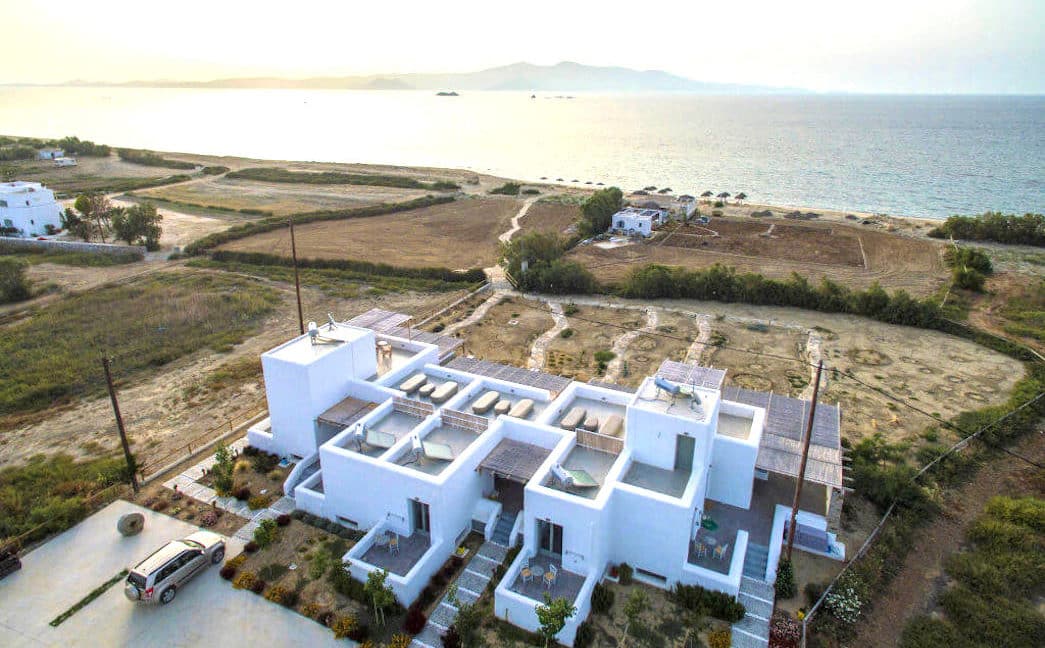 Seafront Hotel of 5 Luxury Maisonettes, Beach Bar on the sea, Naxos, Hotels for Sale in Greece