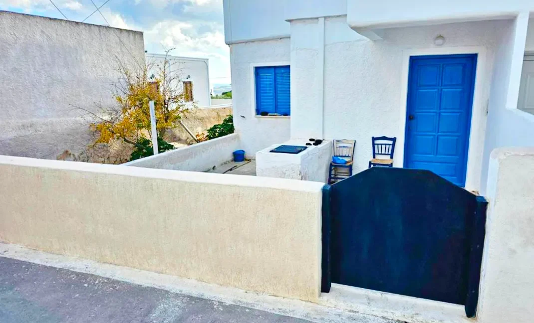 Economy House for Sale in Santorini