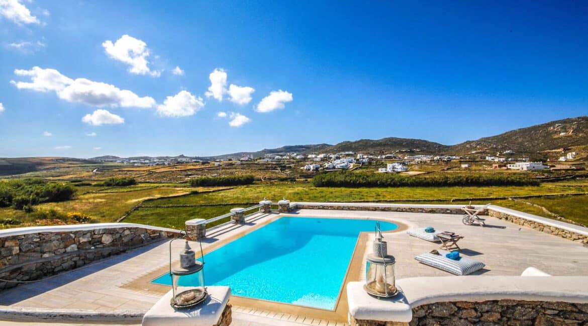 Villa in Ftelia Mykonos for sale