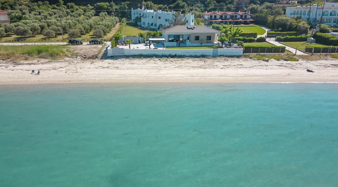 Seafront Villa Kassandra Chalkidiki for sale, Halkidiki Luxury Properties. Buy Villa in Halkidiki Greece. Real Estate Halkidiki Greece