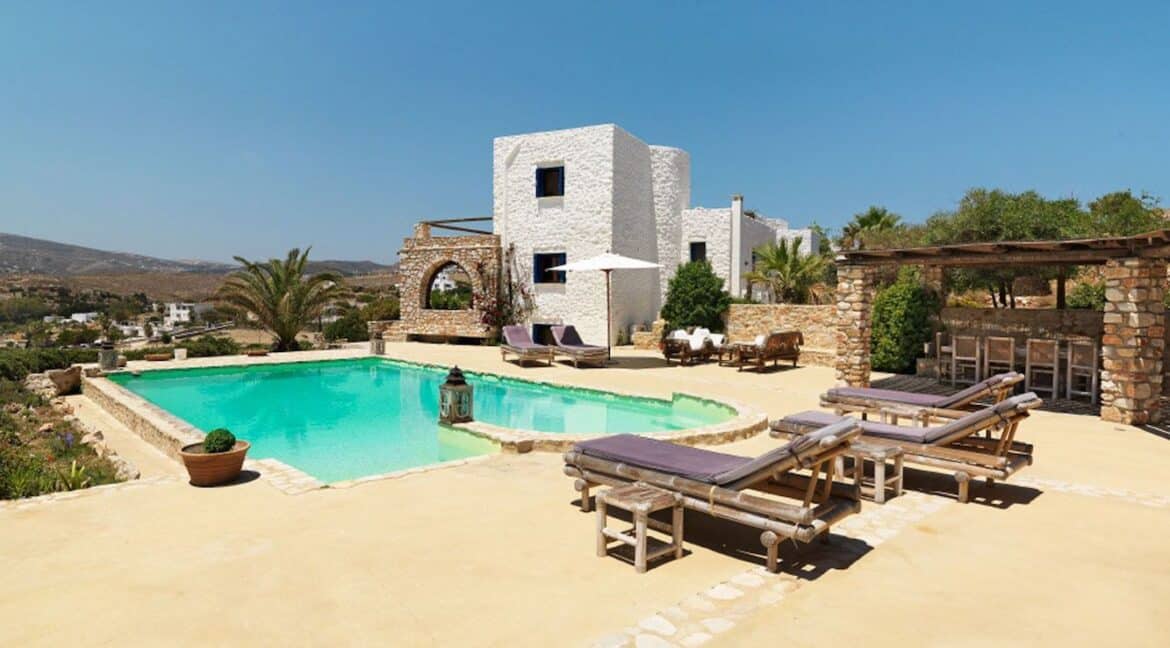 Villa near the beach for Sale in Paros Greece, Top Villas Paros Greece, Paros Properties